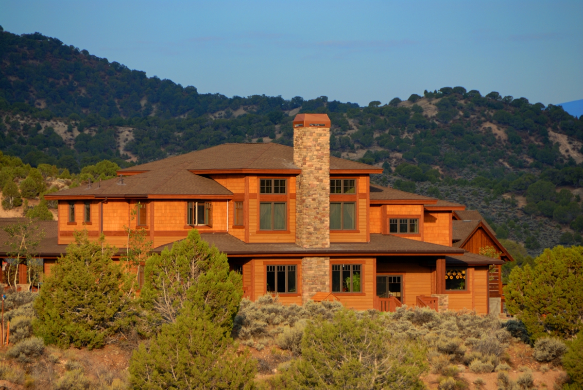 Warm Colored Mountain Home With Stone Fireplace